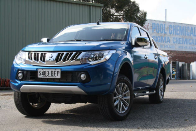 Blue 2015 Mitsubishi Triton